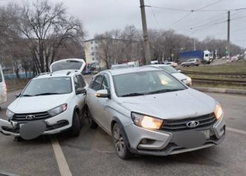 Из-за тройного ДТП в Засвияжье встали трамваи