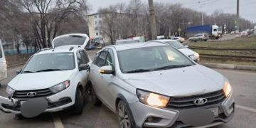 Из-за тройного ДТП в Засвияжье встали трамваи