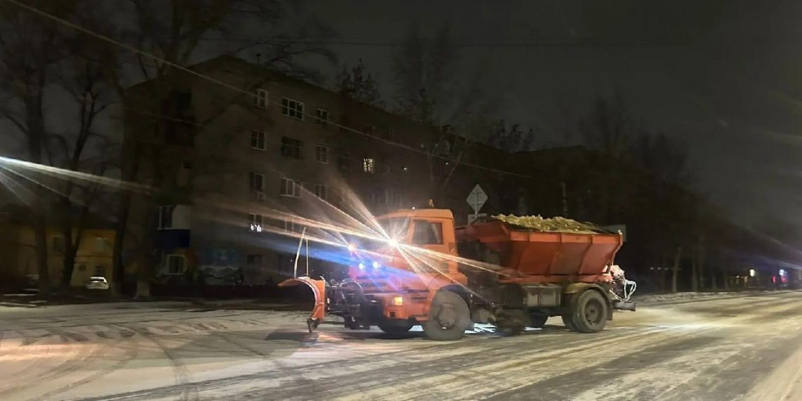 В Ульяновске с первым снегом оперативно вывели всю уборочную технику