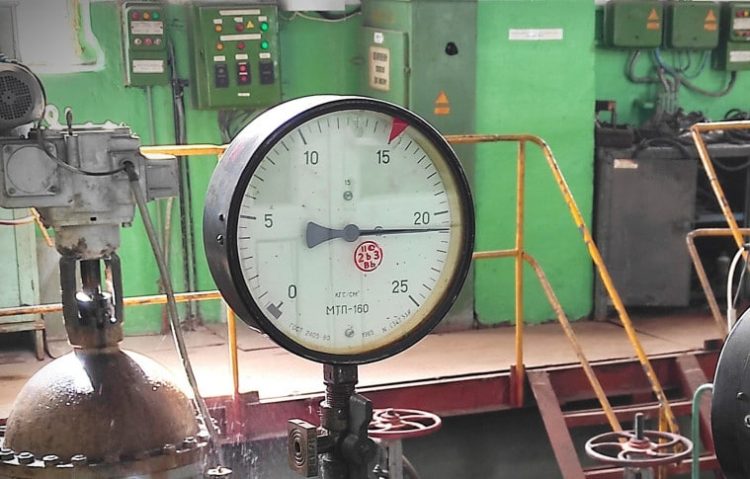 Губернатор Русских вмешался в ситуацию с замерзающими в сельской школе детьми