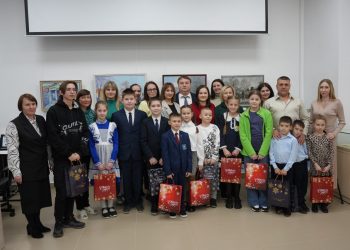 Глава Ульяновска наградил юных исследователей семейной истории