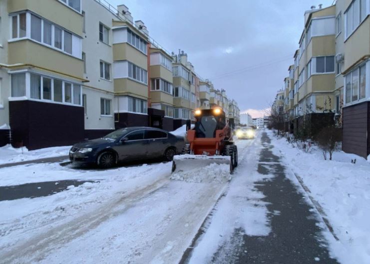 Болдакин усилил проверки уборки снега у магазинов и во дворах Ульяновска