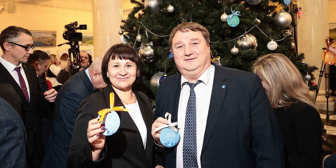 Мэр Ульяновска подарит школьнице спортивный костюм в рамках акции «Ёлка желаний»