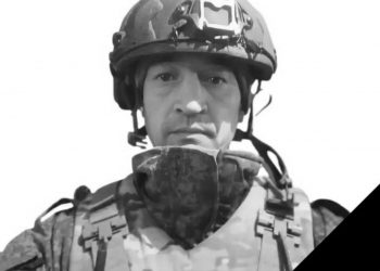 С героем СВО Владимиром Новичковым прощаются в Павловском районе