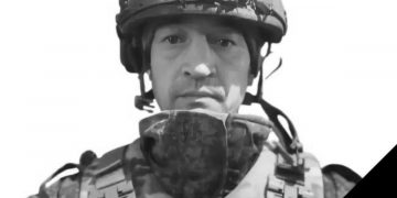 С героем СВО Владимиром Новичковым прощаются в Павловском районе