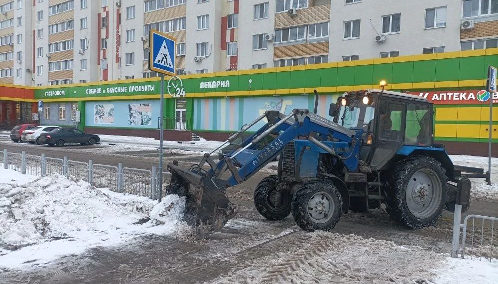 270 тонн песка за сутки высыпали на дороги Ульяновска