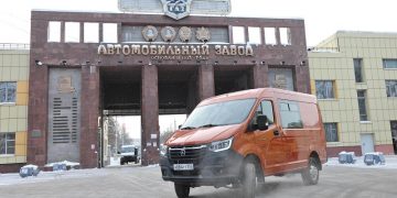 ГАЗ передал студентам УлГТУ внедорожник для испытания беспилотников