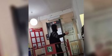 В ульяновскую школу №63 пытался ворваться пьяный бывший ученик