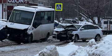 В тройном ДТП с маршруткой на севере Ульяновска пострадали три человека