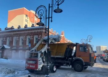 За сутки — 149 машин снега: как в Ульяновске чистили остановки и дороги