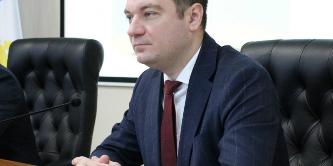 Власти Ульяновска напомнили бизнесу и управляйкам о штрафах за ледяные тротуары