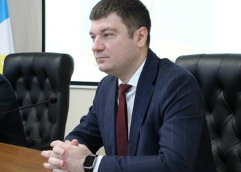 Власти Ульяновска напомнили бизнесу и управляйкам о штрафах за ледяные тротуары