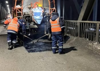 На Императорском мосту в Ульяновске дорожники укрепляют новые швы