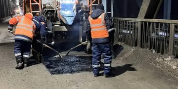 На Императорском мосту в Ульяновске дорожники укрепляют новые швы