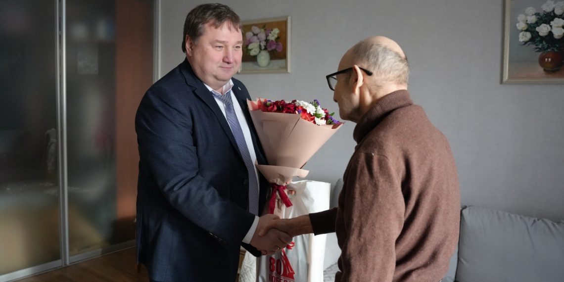 Живая история Ульяновска: мэр Болдакин встретился с блокадником Владимиром Туровским