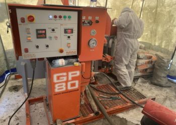 Два коллектора в Ульяновске одновременно обновляют методом навивки