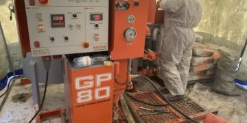 Два коллектора в Ульяновске одновременно обновляют методом навивки