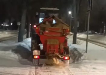 В Ульяновске особое внимание уделили уборке снега у социальных объектов