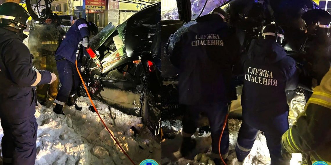 Ночью на Урицкого в Ульяновске легковушка влетела в столб