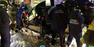 Ночью на Урицкого в Ульяновске легковушка влетела в столб