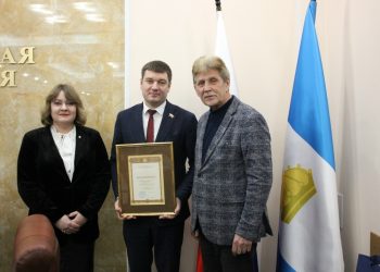 Союз художников России наградил Ульяновскую Городскую Думу