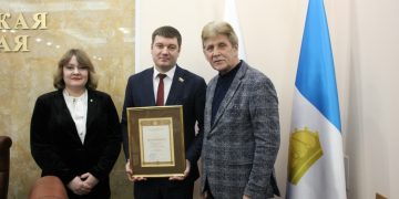 Союз художников России наградил Ульяновскую Городскую Думу