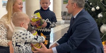 Геннадий Спирчагов исполнил мечту ребёнка в рамках «Ёлки желаний»