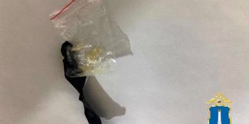 Мужчину с «синтетикой» взяли возле дома на Ульяновском проспекте наркополицейские