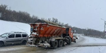 За сутки на ульяновские дороги высыпали рекордные 907 тонн песка и реагентов