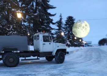 Каток на Эспланаде в Ульяновске закрыт на ремонт льда до выходных