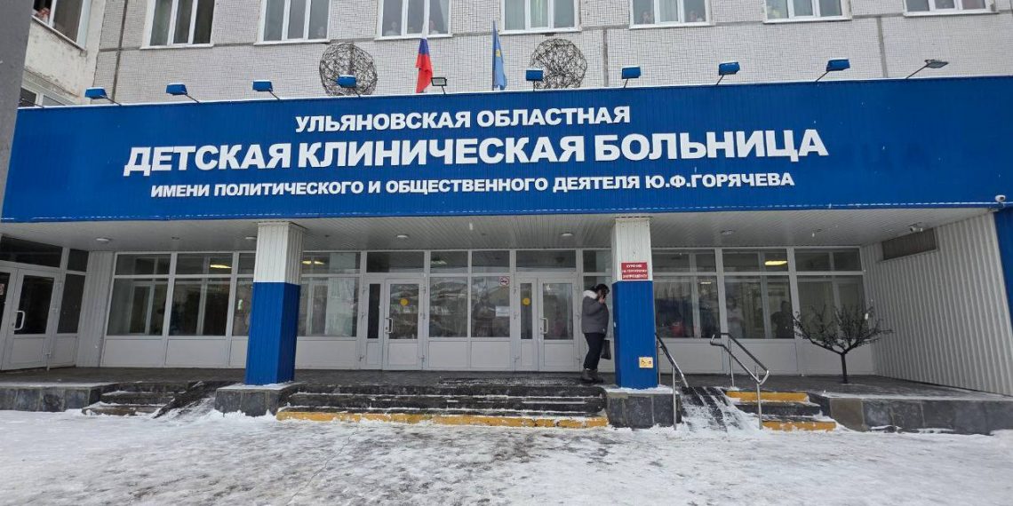 Спецборт доставил в Москву упавшую с 10 этажа девочку из Ульяновска