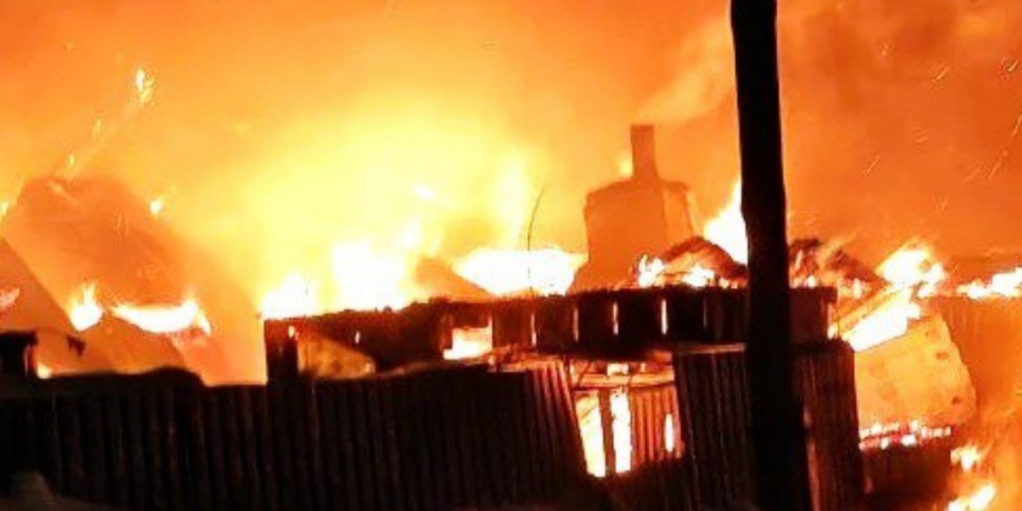 В Ульяновске ночью тушили пожар на Пригородной