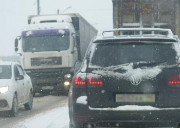 В Ульяновской области из-за снегопада перекрыли трассы для автобусов и грузовиков