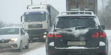 В Ульяновской области из-за снегопада перекрыли трассы для автобусов и грузовиков