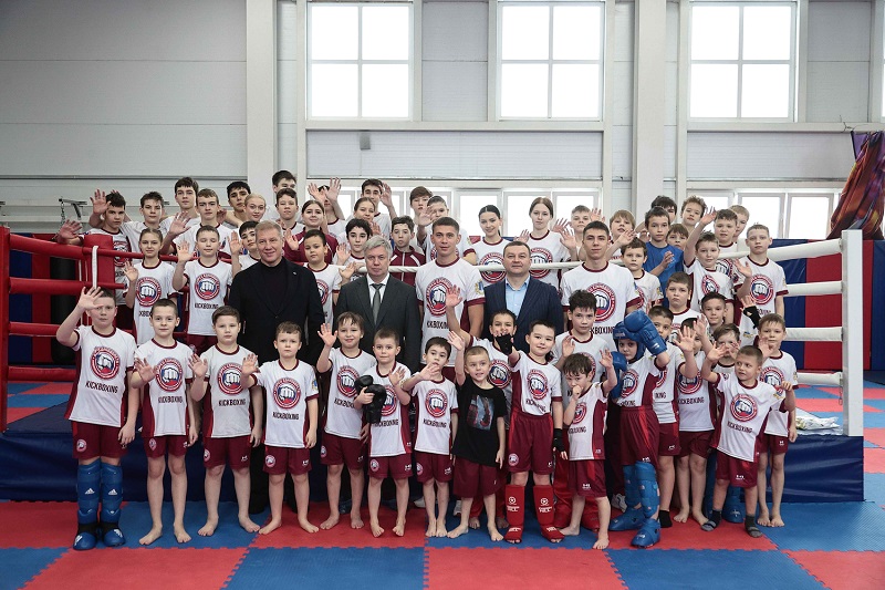 В Ульяновске детей из семей участников СВО приглашают на бесплатный кикбоксинг