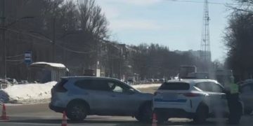 Кроссовер столкнулся с автомобилем ДПС на севере Ульяновска