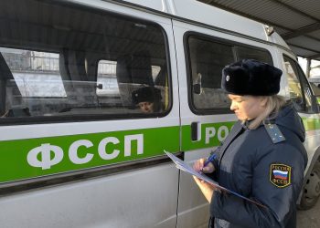 Приставы взыскали с жителя Ульяновска штраф за валютные махинации