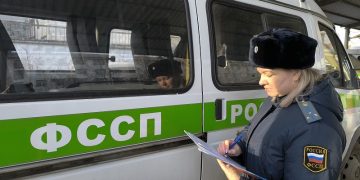 Судебные приставы взыскали с жителя Ульяновска штраф за валютные махинации