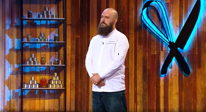 Повар из Ульяновска приготовил для телеканала «Пятница!» оленя с шишкой