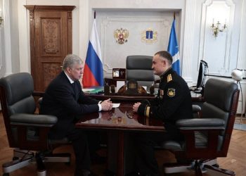 Алексей Русских встретился с командиром подводной лодки «Ульяновск»