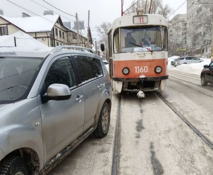 С начала февраля ульяновские водители 30 раз блокировали движение электротранспорта
