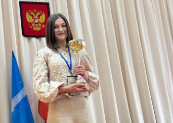 Учитель истории из ульяновской гимназии №65 стала лучшим педагогом города