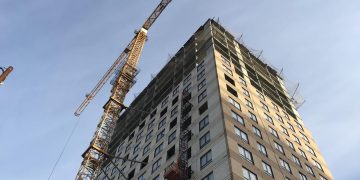 Гендиректора и его супругу обвиняют в многомиллионных махинациях со стройкой