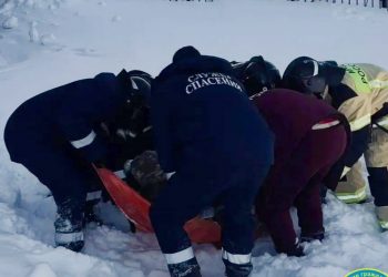 В Ульяновске мужчина выпал с четвертого этажа: его спасли и передали медикам