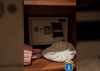 Жительницы Ульяновска взломали сейф родственника и отдали мошенникам миллион рублей