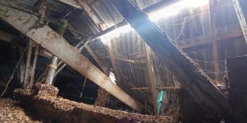 В Сурском из-за снега частично обрушилась кровля двухэтажного дома