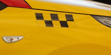 В Димитровграде пассажир такси напал с ножом на водителя