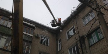 Болдакин поручил очистить от снега и льда все крыши в Ульяновске до 21 февраля