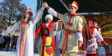 Гигантский блин, парад Маслён: Сенгилей в 19-й раз стал блинной столицей