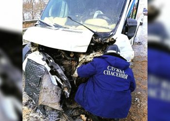 9 февраля в Лаишевке столкнулись легковушка и микроавтобус, пострадали оба водителя